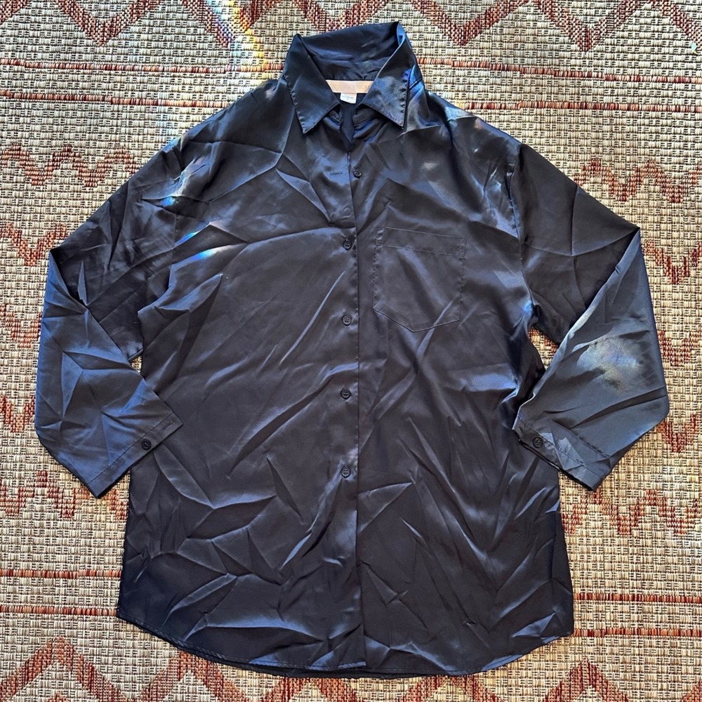 VICTORIA'S‎ SECRET | Women's Satin Button Up Long Sleeve Sleep Shirt, Size S